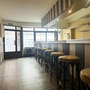 EDIFICIO CON BAR-PUB CENTRICO EN VILLAREJO Exp3450